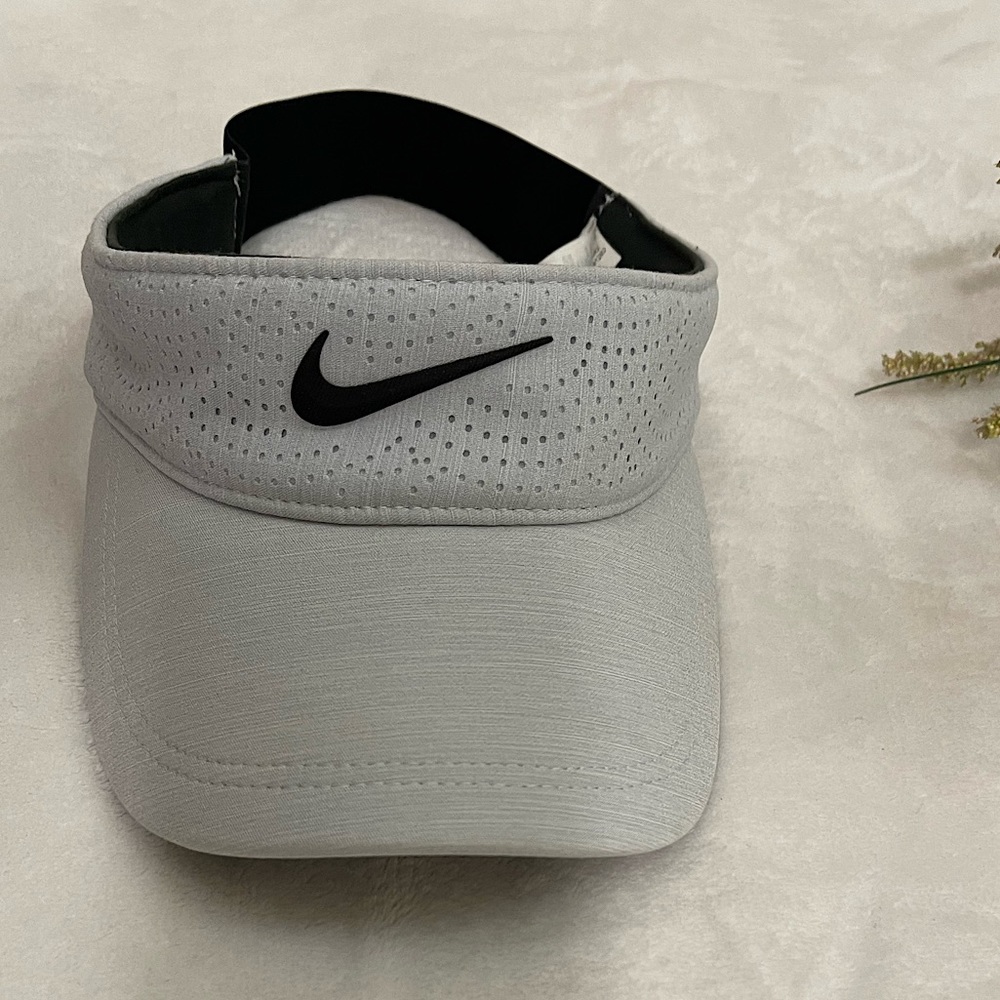 Nike AeroBill Visor